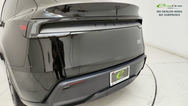 Used 2026 Tesla Model Y 2WD image 27
