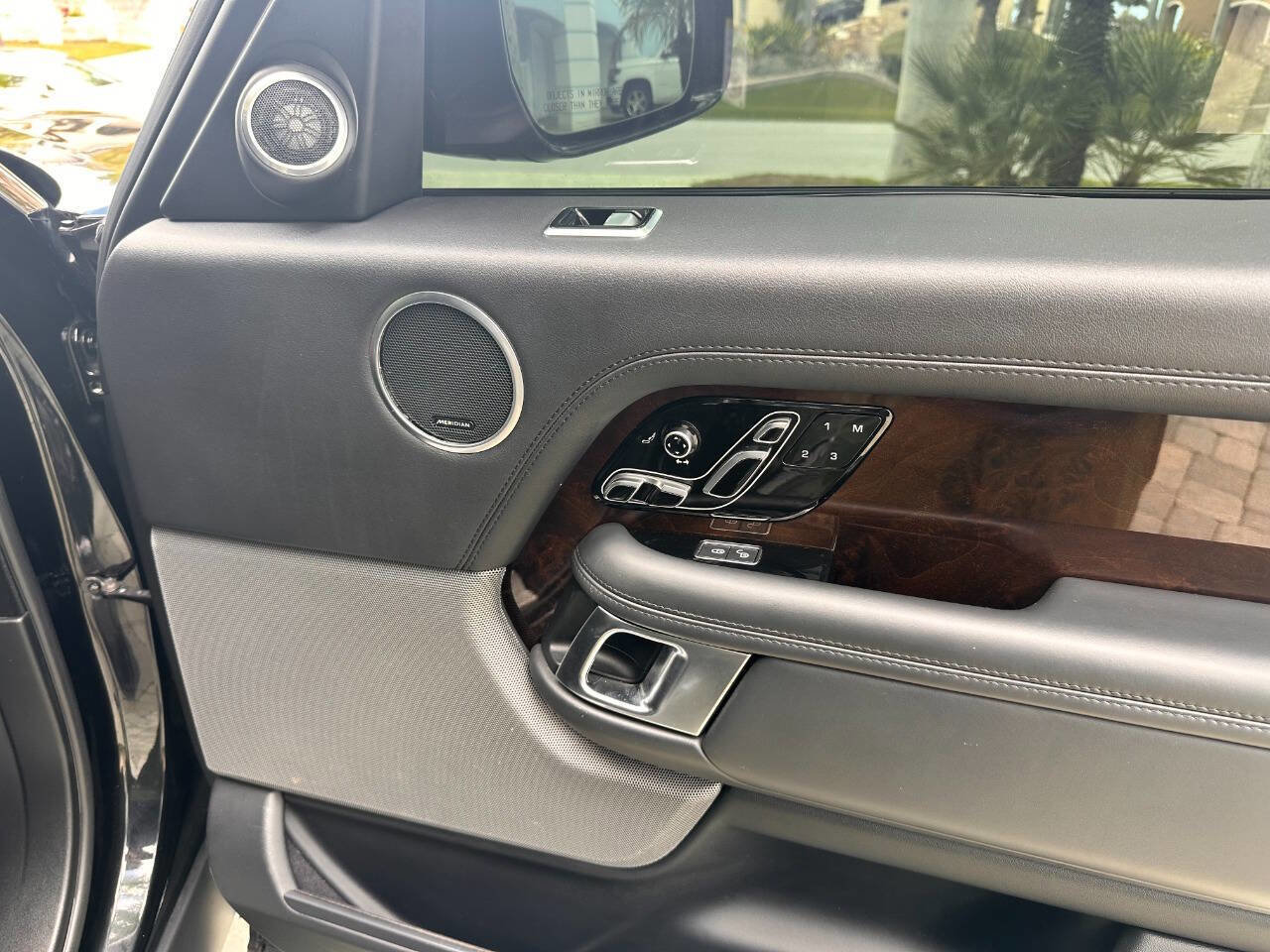 Used 2019 Land Rover Range Rover Long Wheelbase Supercharged image 57