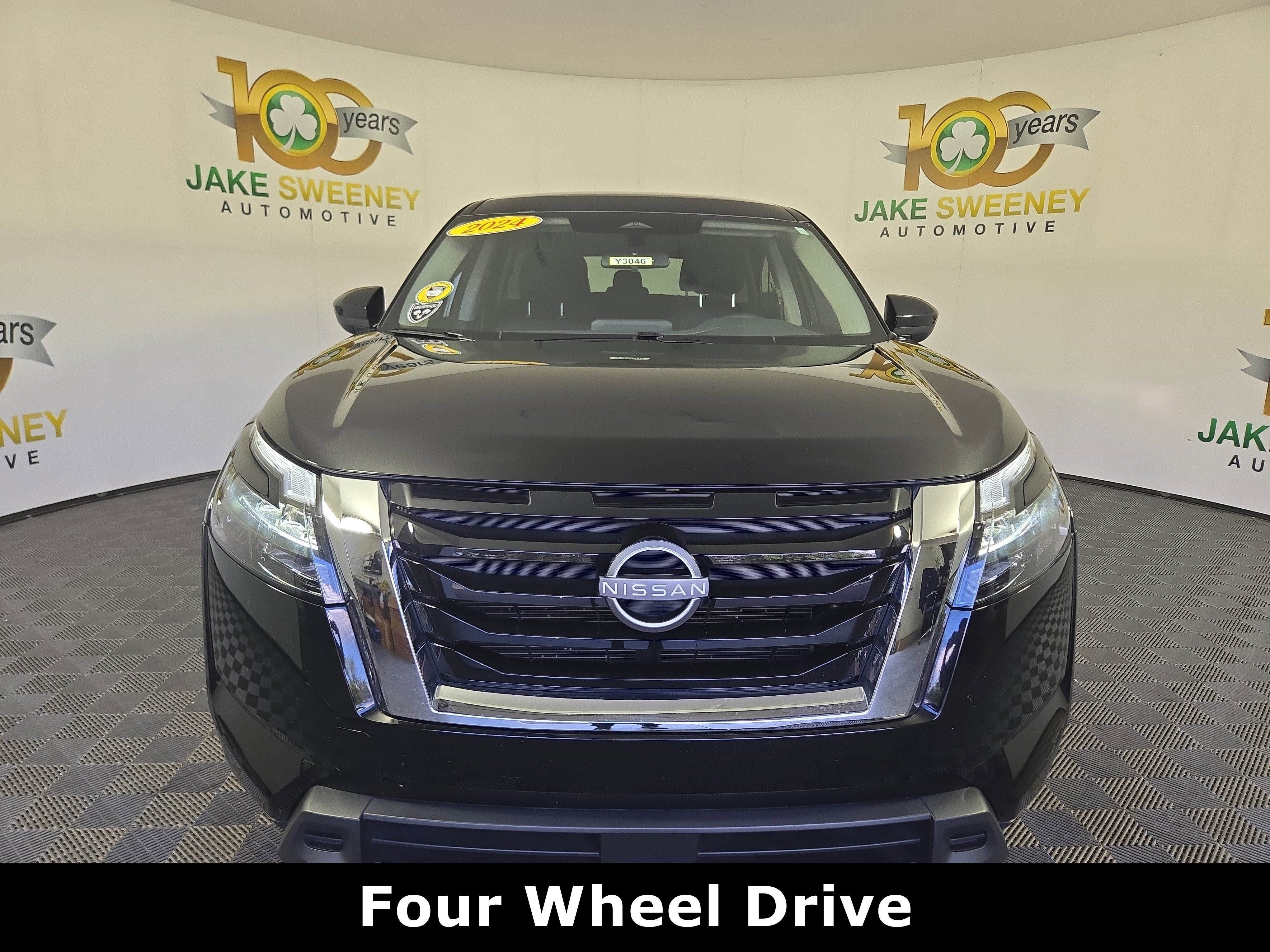 Used 2024 Nissan Pathfinder S image 2