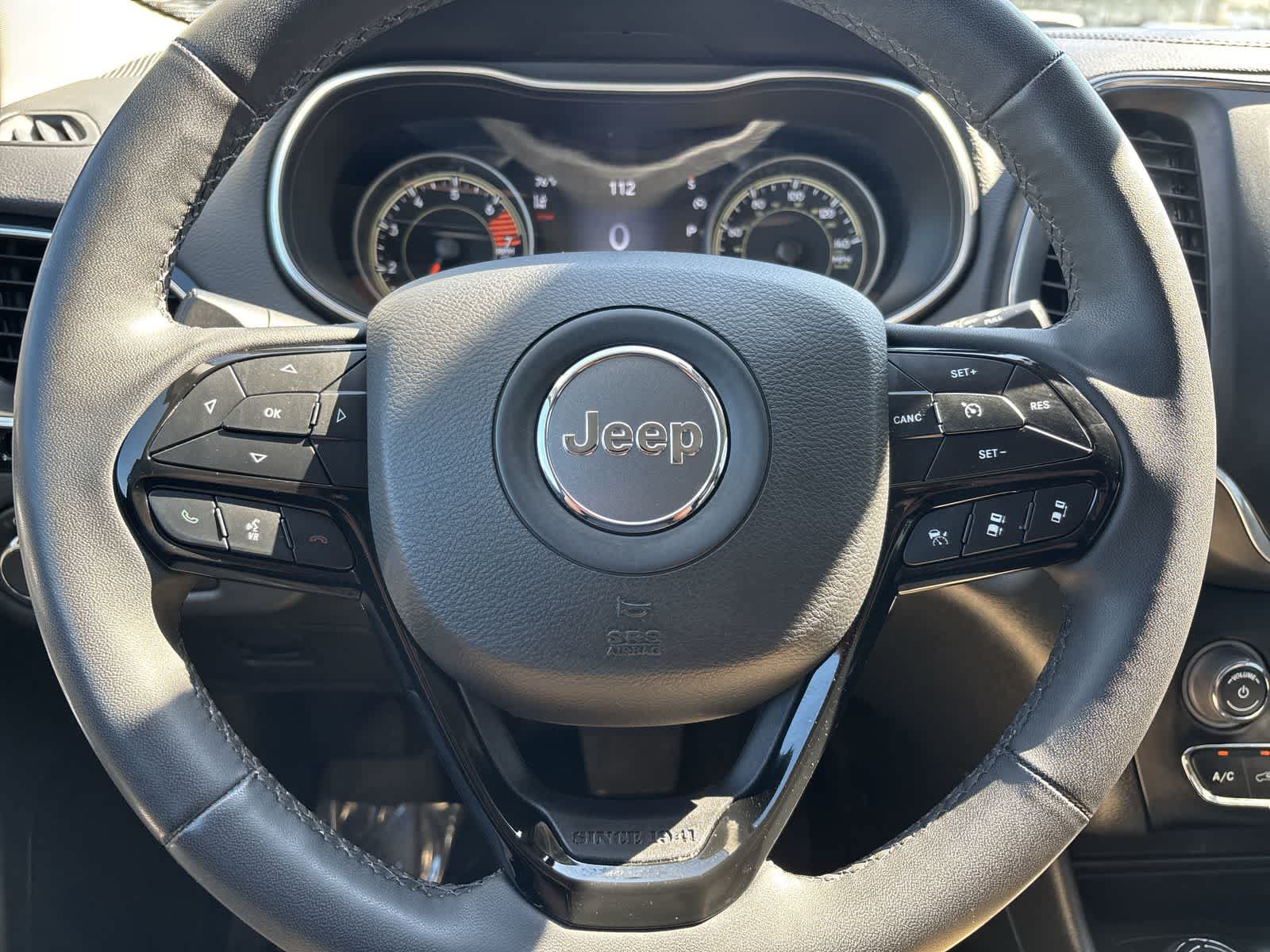 Certified 2023 Jeep Cherokee Altitude Lux AWD/4WD image 11
