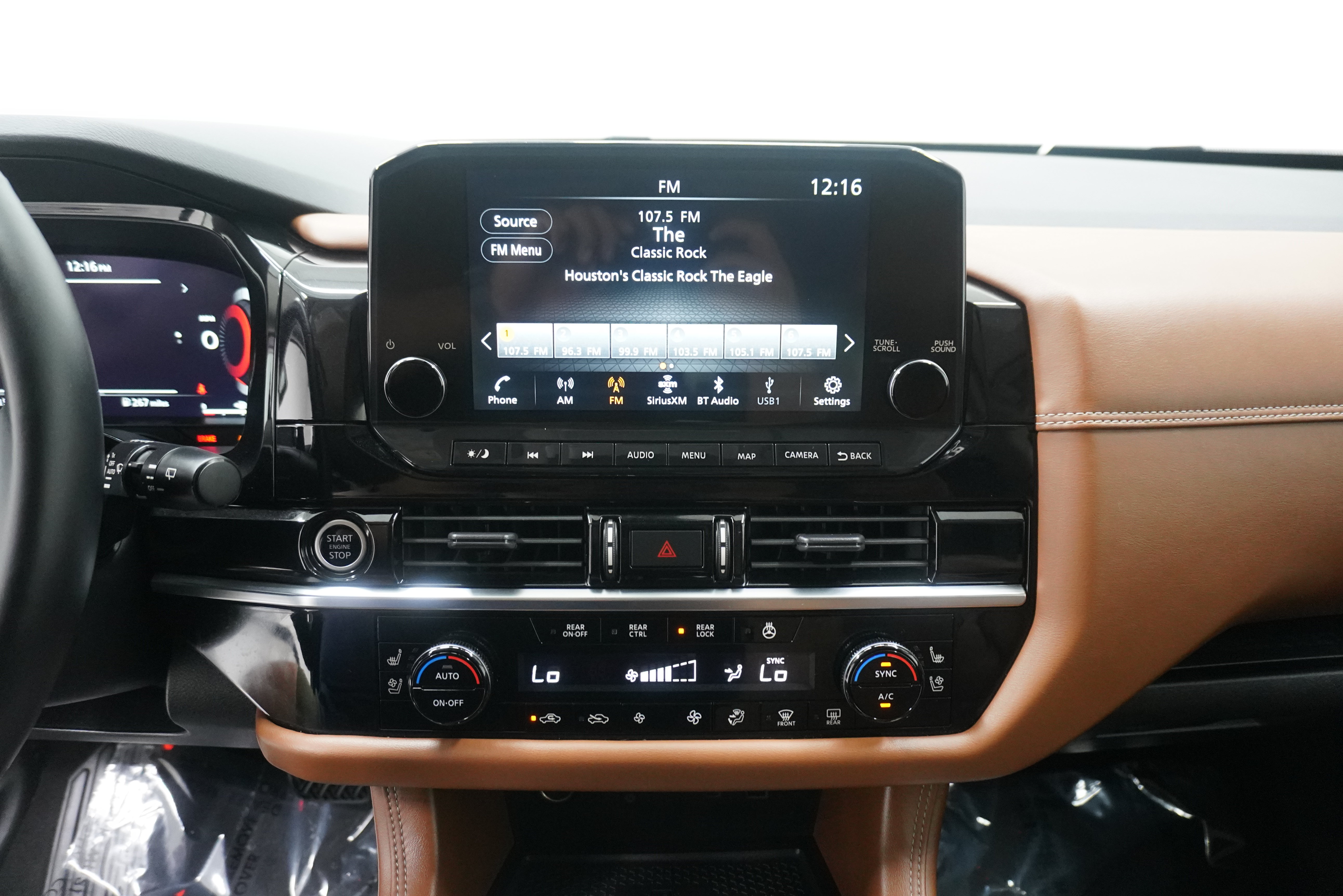 Used 2023 Nissan Pathfinder Platinum FWD image 25
