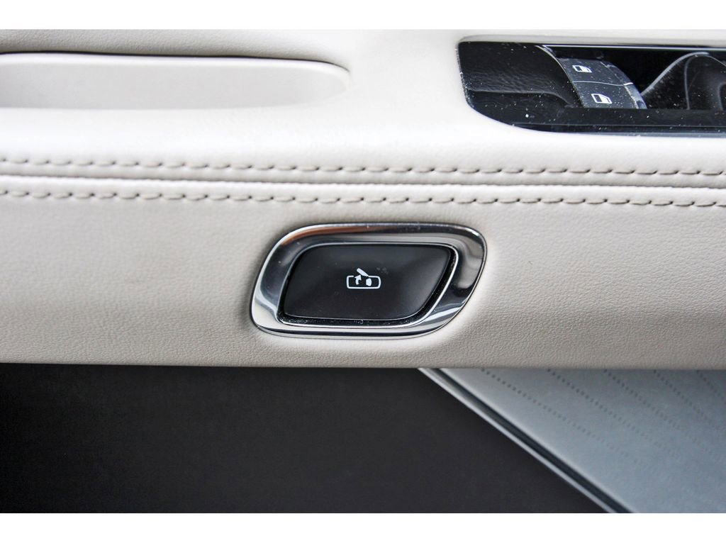 Used 2020 Lincoln Aviator Reserve w/ Equipment Group 202A image 17