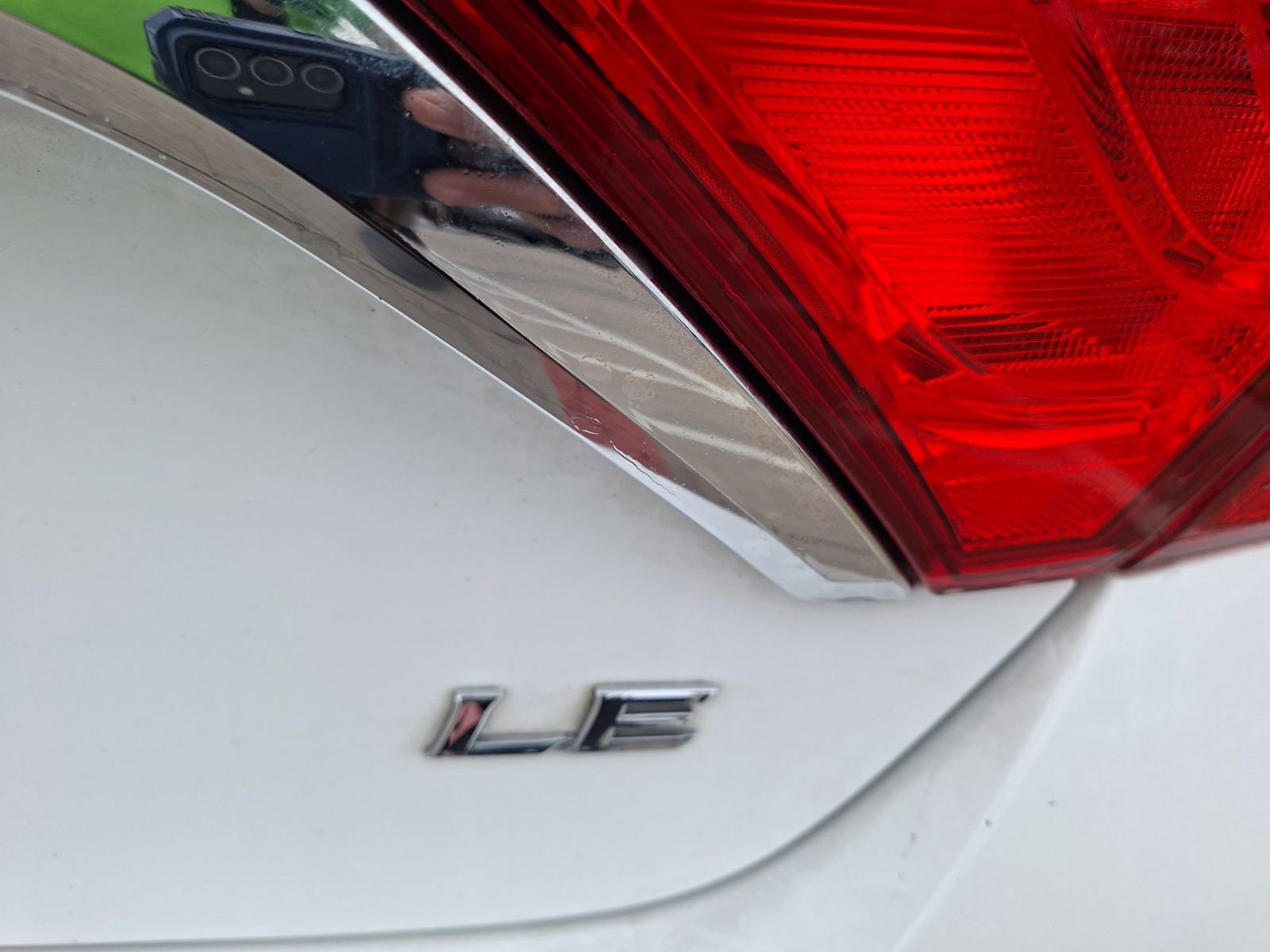 Used 2016 Toyota Camry LE image 12