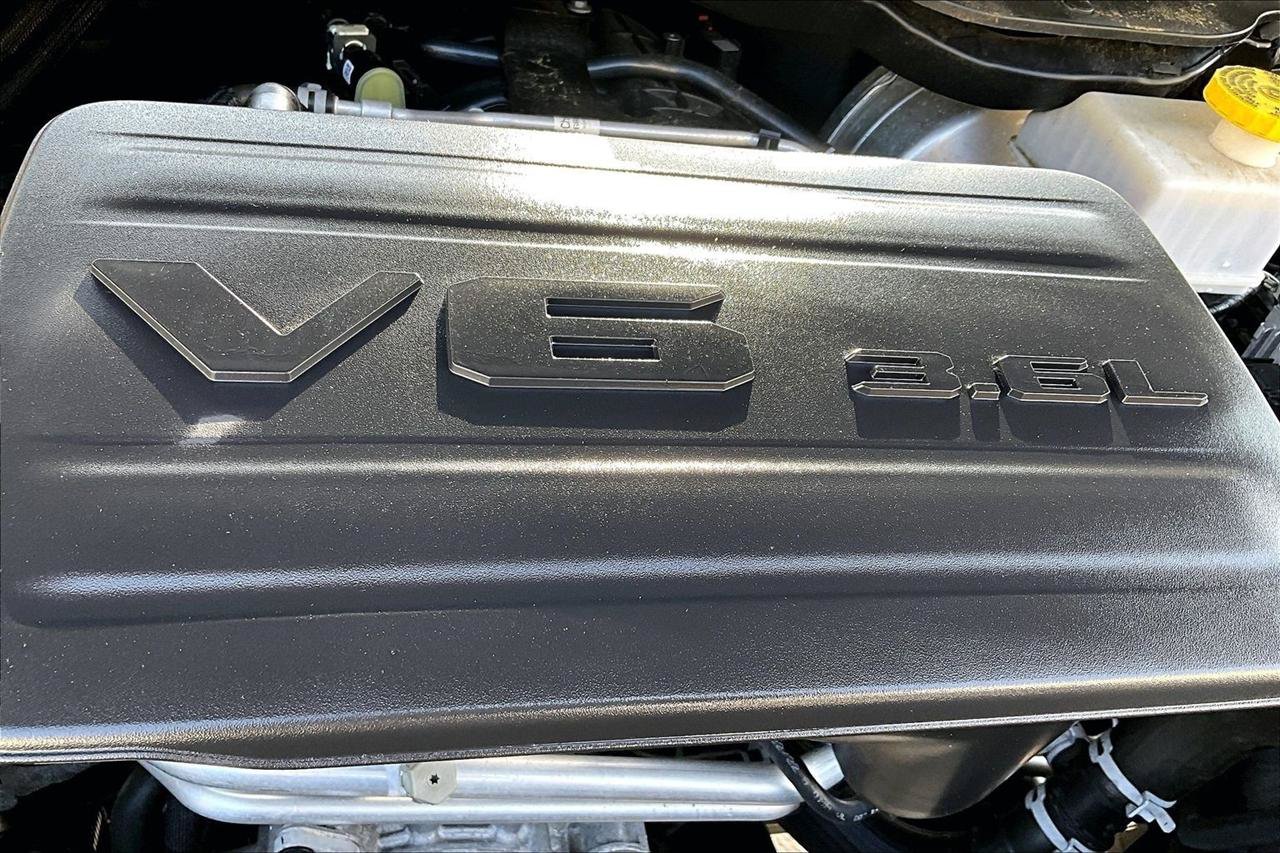 Used 2023 RAM 1500 Big Horn AWD/4WD image 32