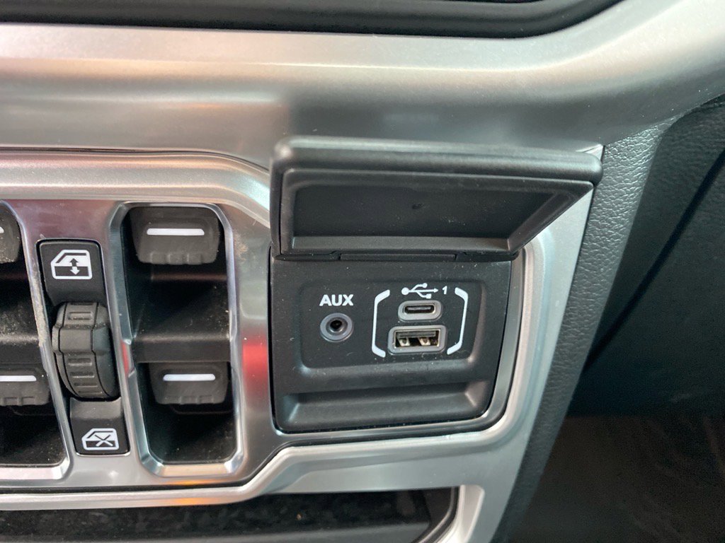 Used 2022 Jeep Gladiator Overland image 15