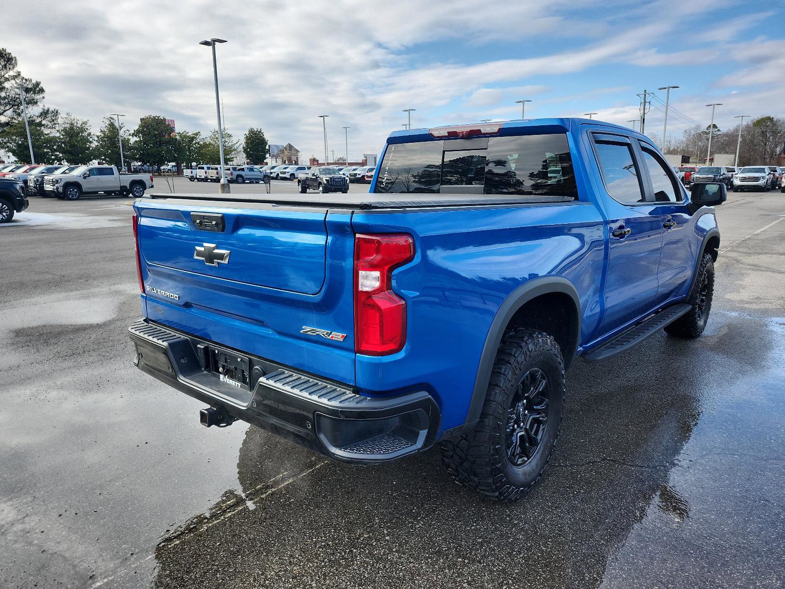Used 2023 Chevrolet Silverado 1500 ZR2 w/ Technology Package image 3
