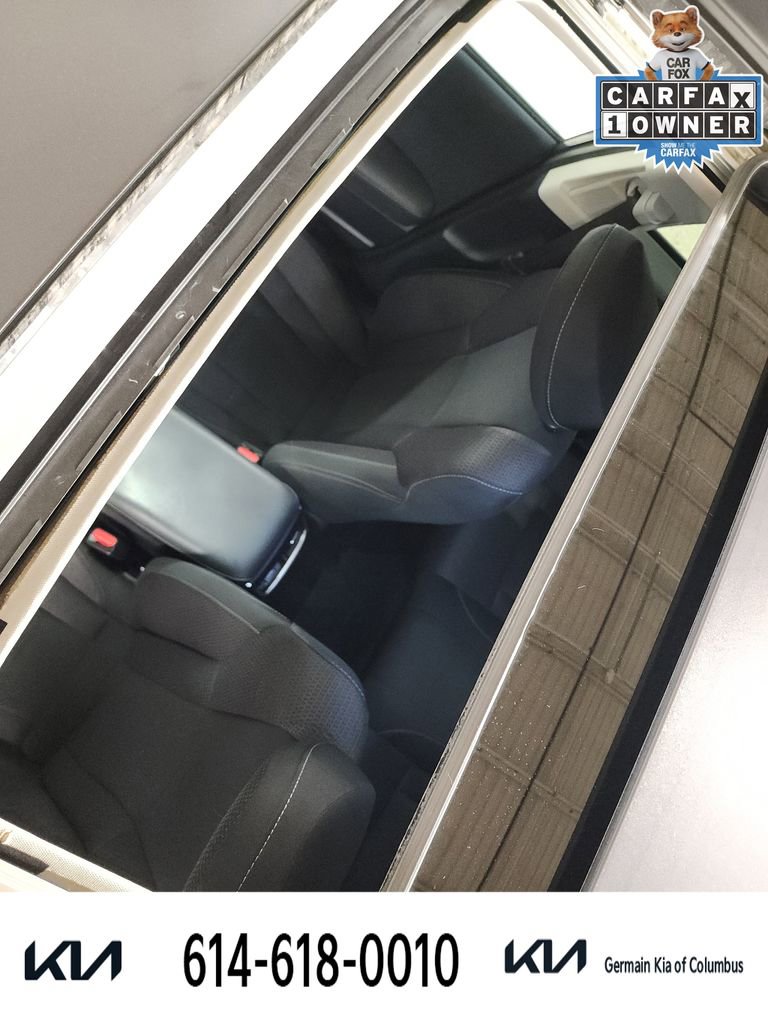 Used 2023 Subaru Outback Premium image 30