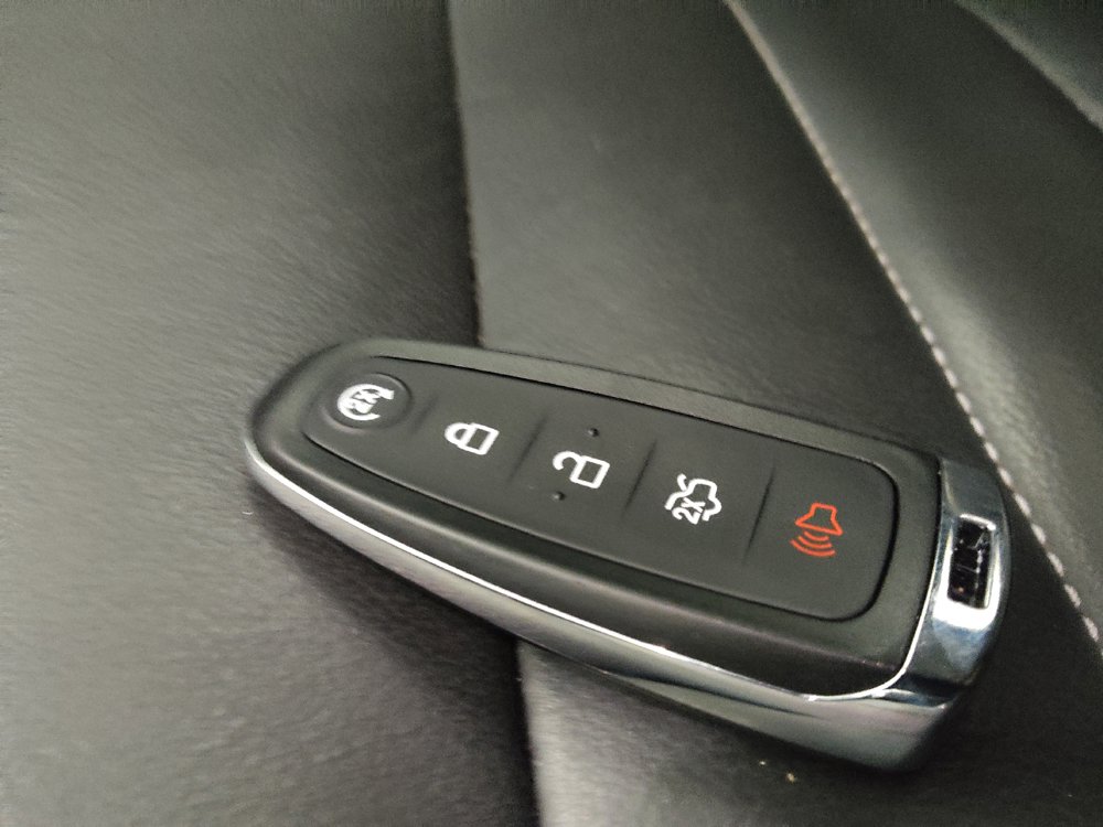 Used 2015 Ford Escape Titanium FWD image 32