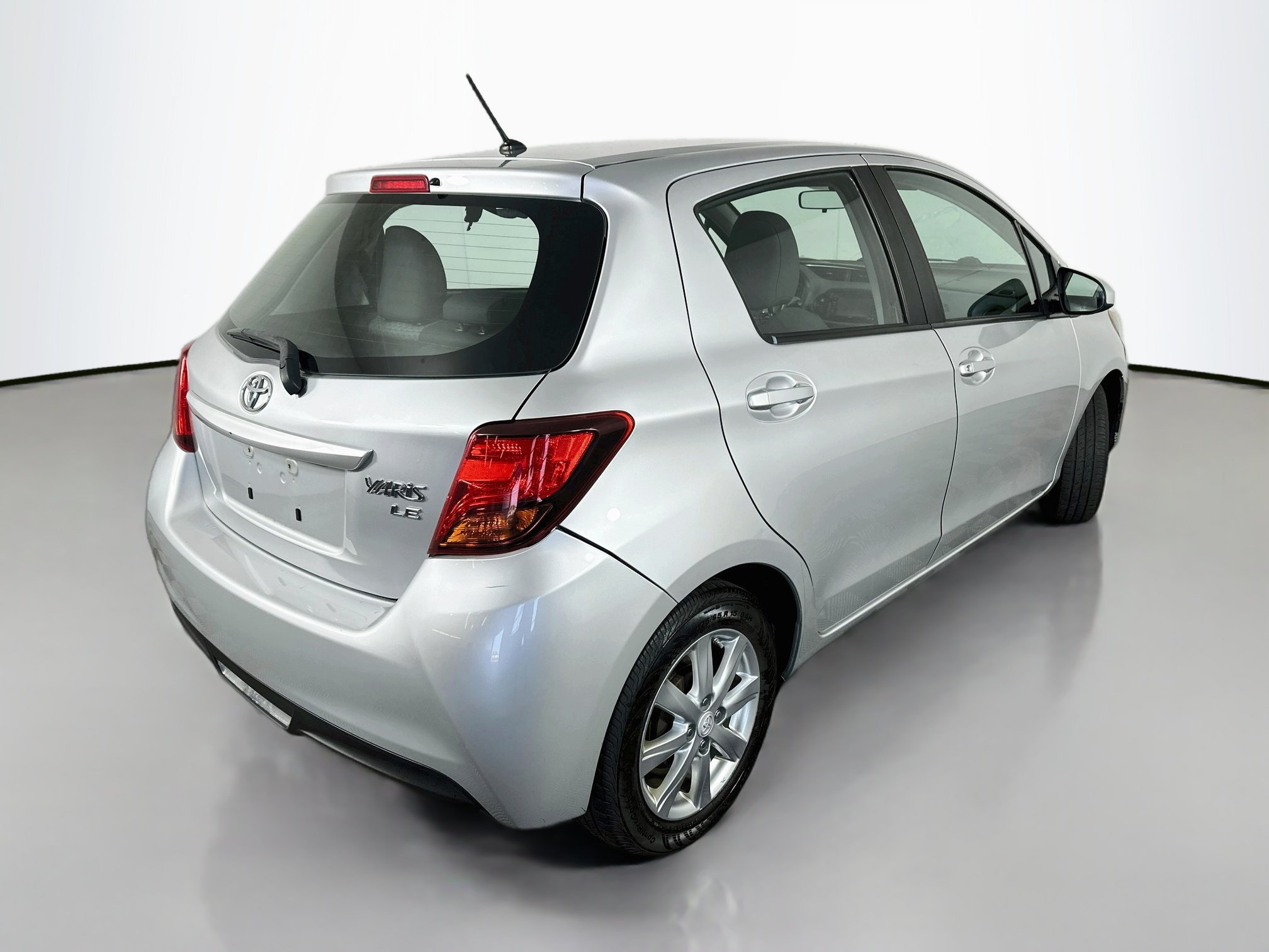 Used 2015 Toyota Yaris LE FWD image 7