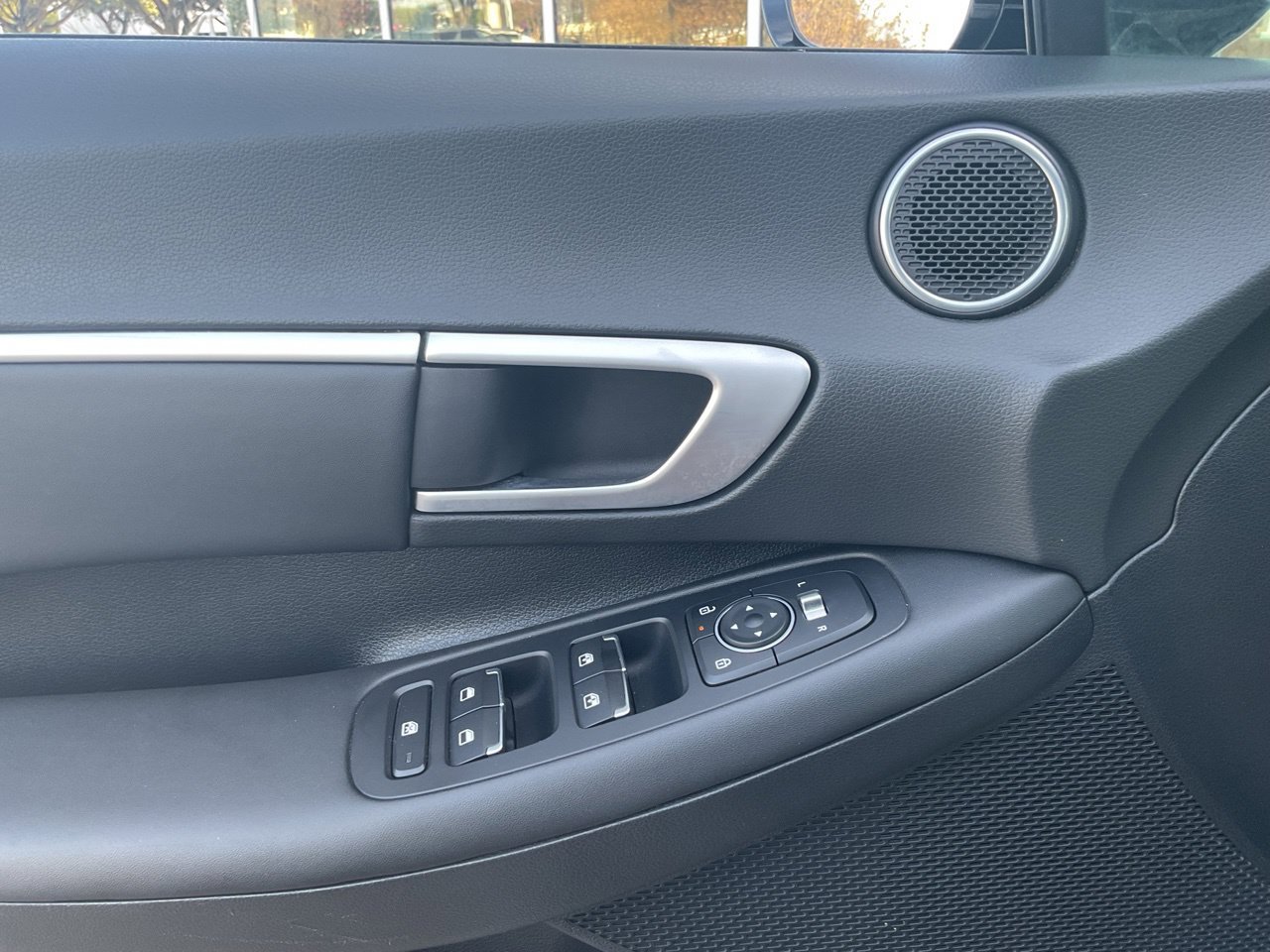 Used 2025 Hyundai Sonata SEL FWD image 19