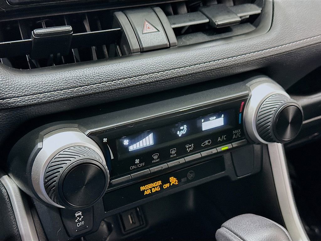 Used 2022 Toyota RAV4 LE FWD image 16