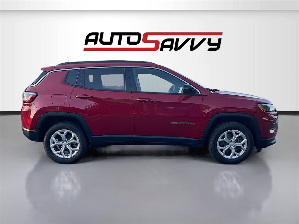 Used 2025 Jeep Compass Latitude image 8