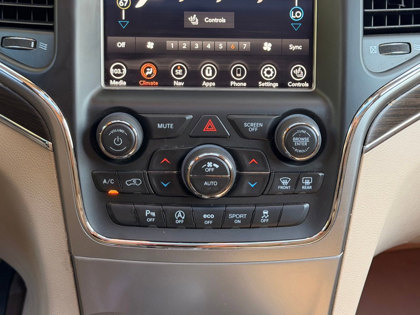 Used 2018 Jeep Grand Cherokee Overland AWD/4WD image 18