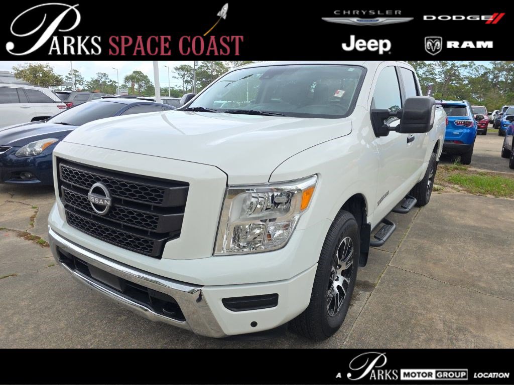 Used 2023 Nissan Titan SV w/ SV Convenience Package image 1