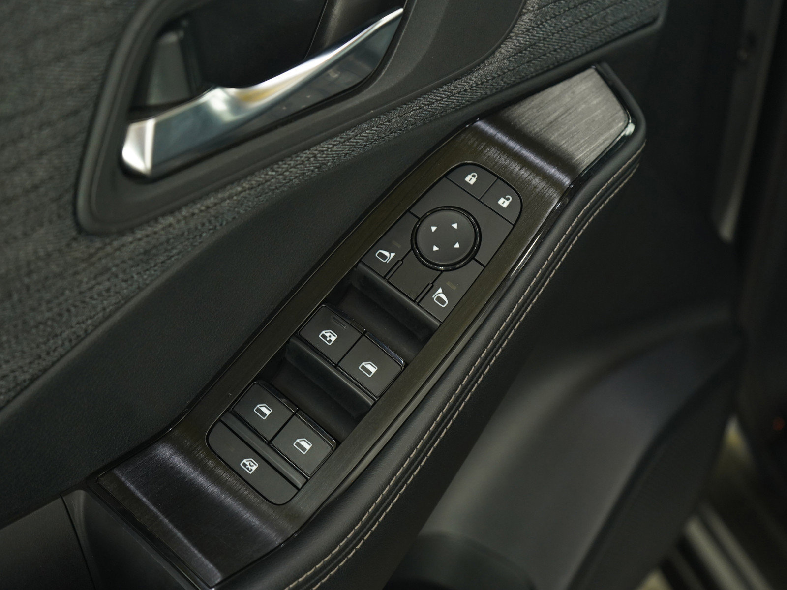 Used 2022 Nissan Rogue SV image 19