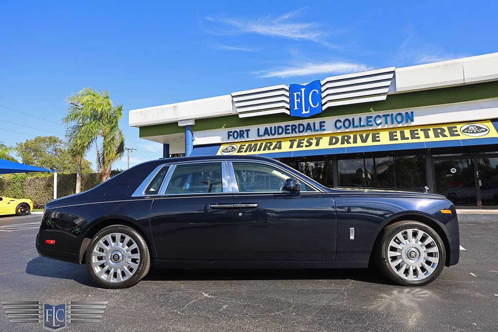 Used 2018 Rolls-Royce Phantom Sedan RWD image 2
