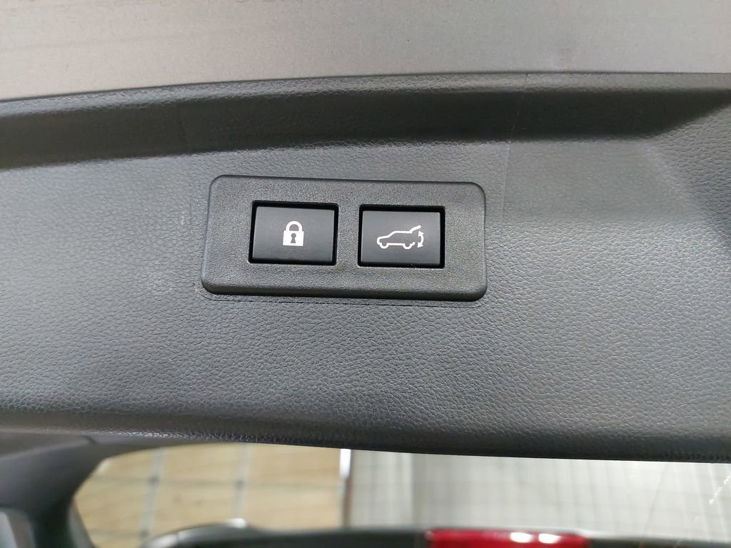 Used 2022 Subaru Outback Premium image 13