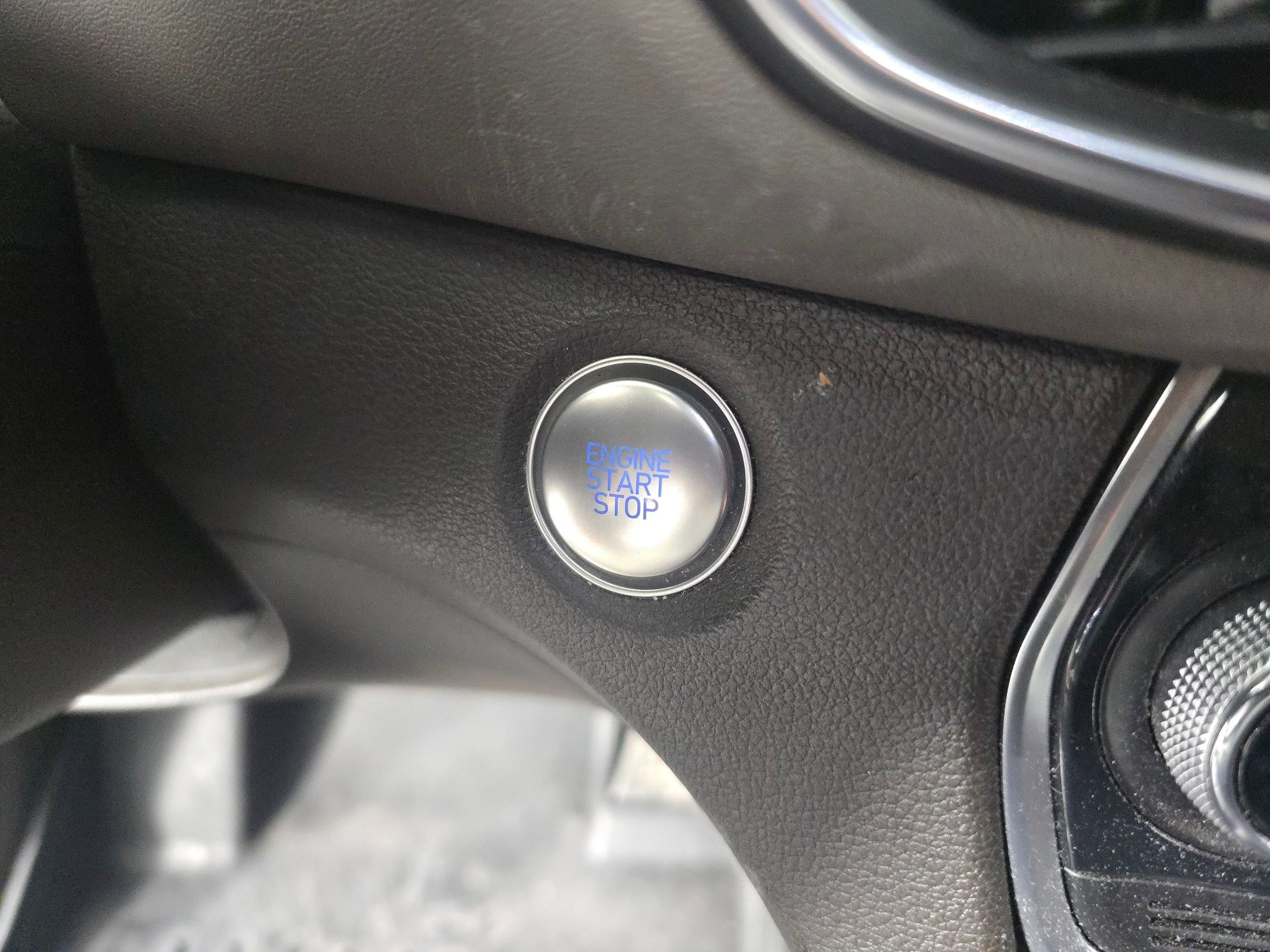 Used 2019 Hyundai Santa Fe Limited image 30