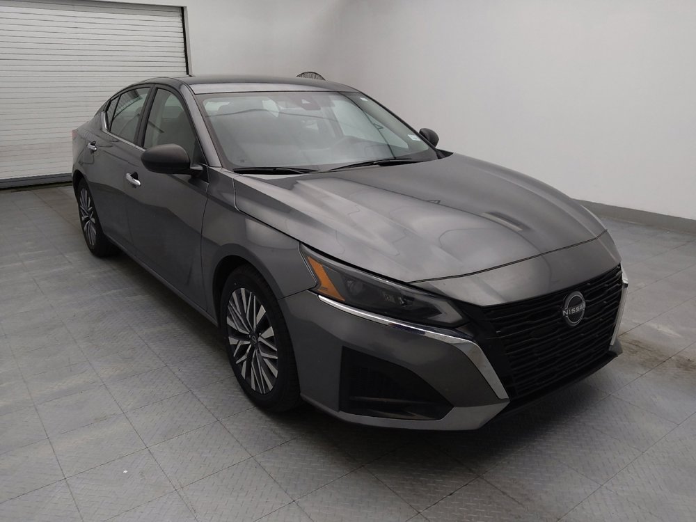 Used 2024 Nissan Altima 2.5 SV image 13