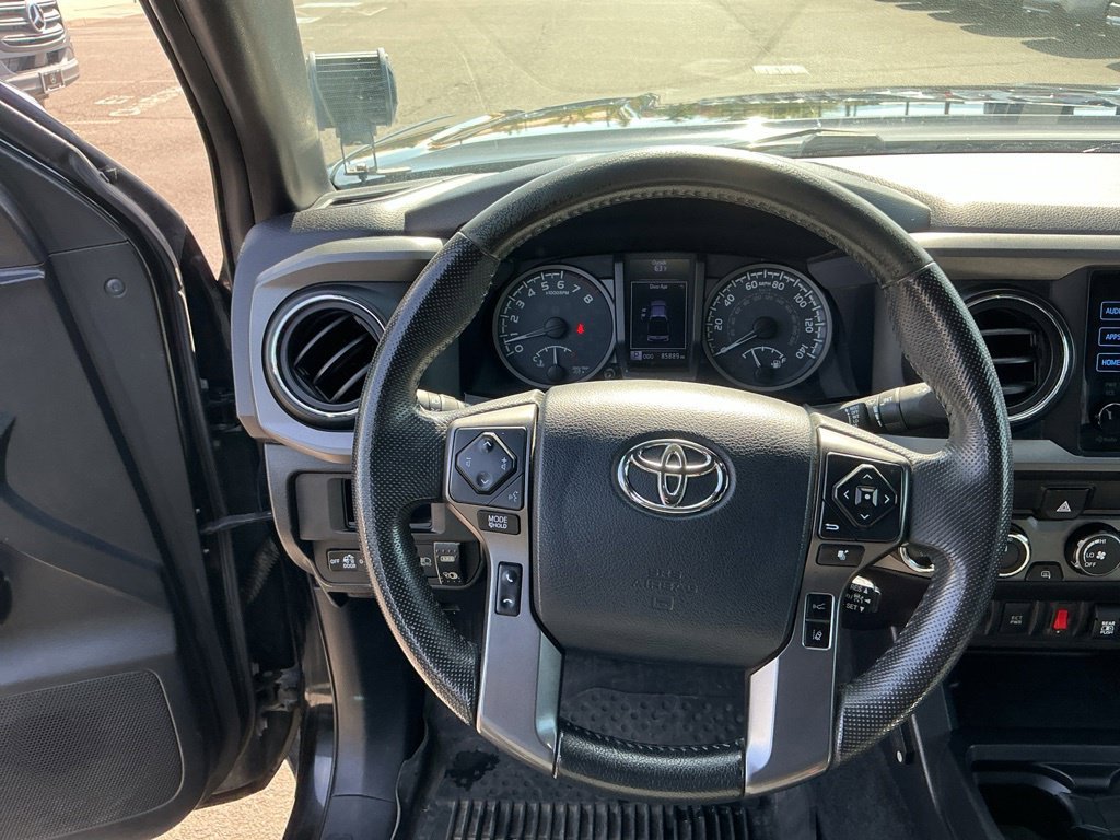 Used 2019 Toyota Tacoma TRD Off-Road AWD/4WD image 12