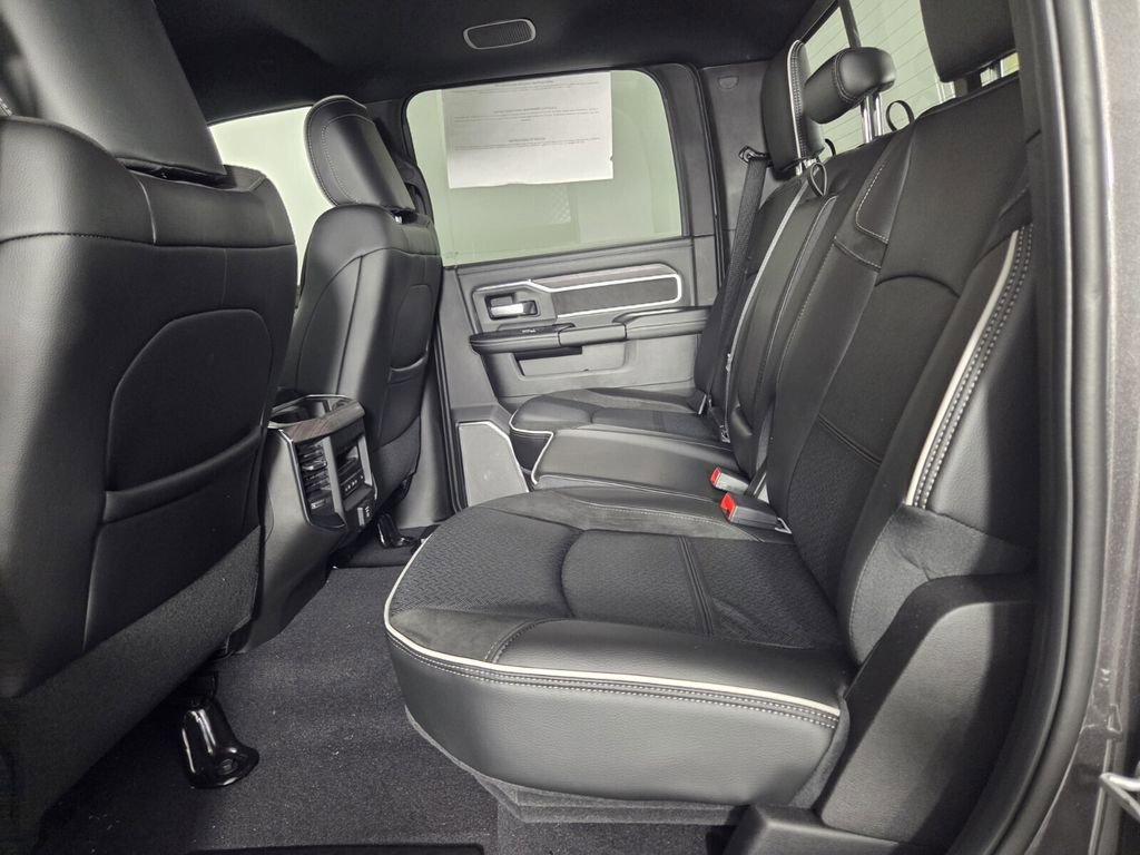 New 2026 RAM 2500 Laramie AWD/4WD image 18