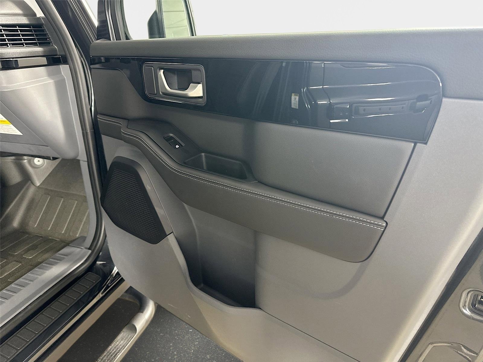 Used 2024 INEOS Grenadier Fieldmaster Edition image 48