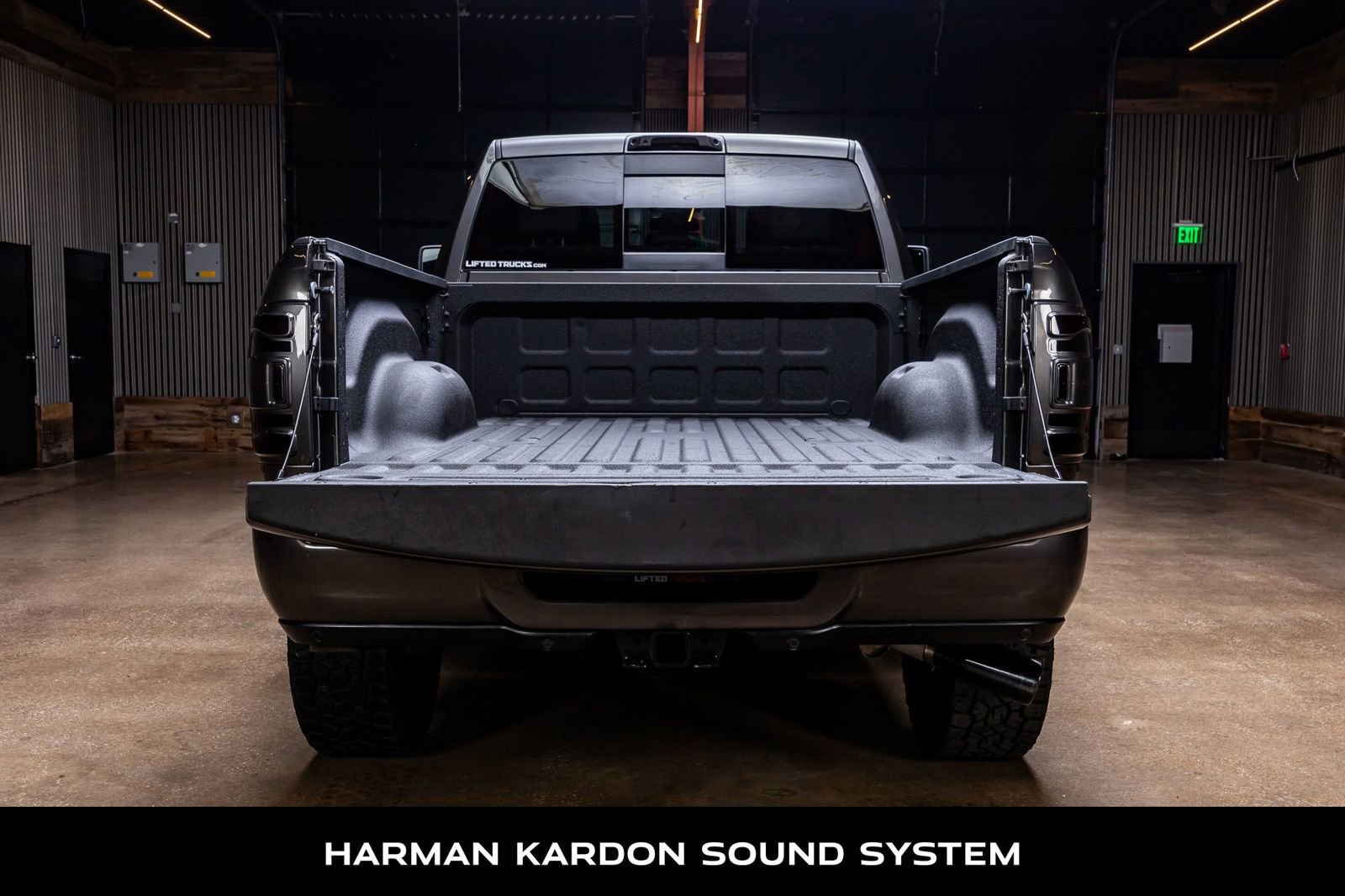 Used 2024 RAM 2500 Laramie w/ Night Edition AWD/4WD image 8