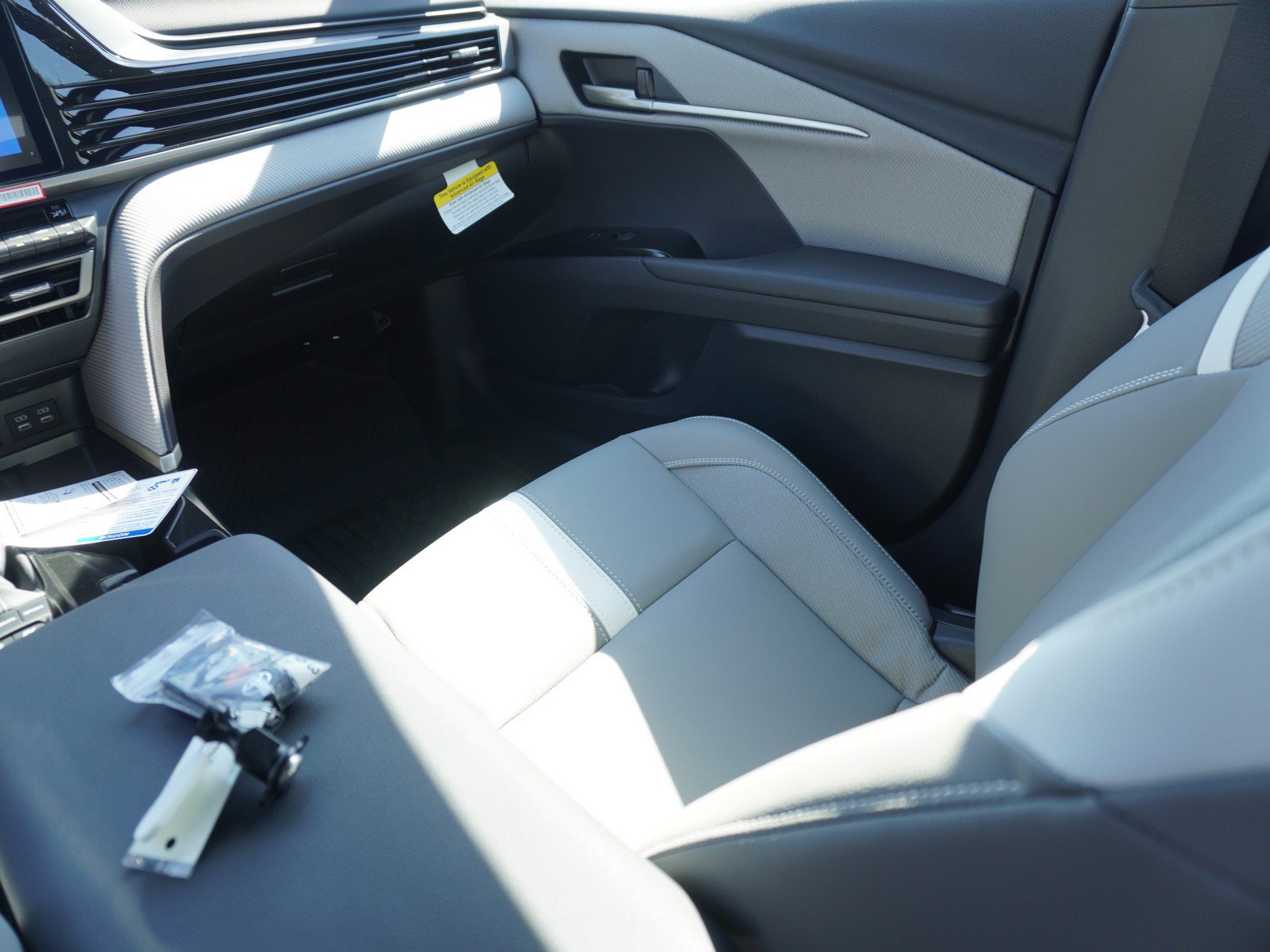 New 2026 Toyota Camry SE AWD/4WD image 16