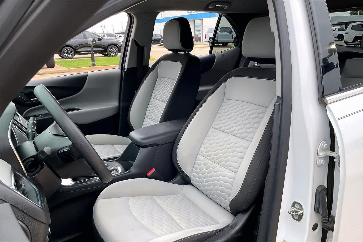 Used 2018 Chevrolet Equinox LT FWD image 9