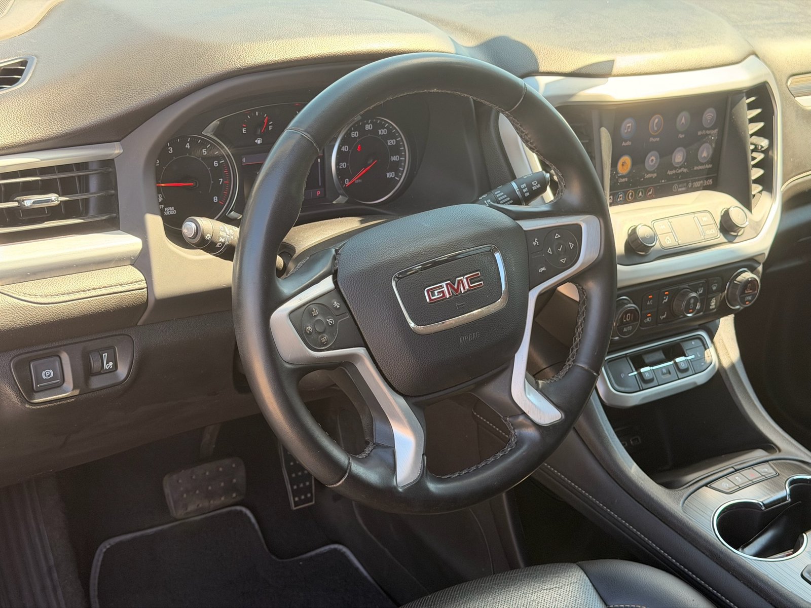 Used 2023 GMC Acadia SLT FWD image 17