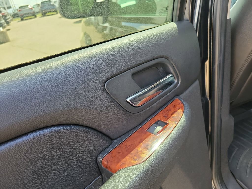 Used 2011 Chevrolet Tahoe LT w/ Luxury Package image 17