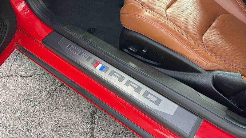 Used 2020 Chevrolet Camaro SS RWD image 13