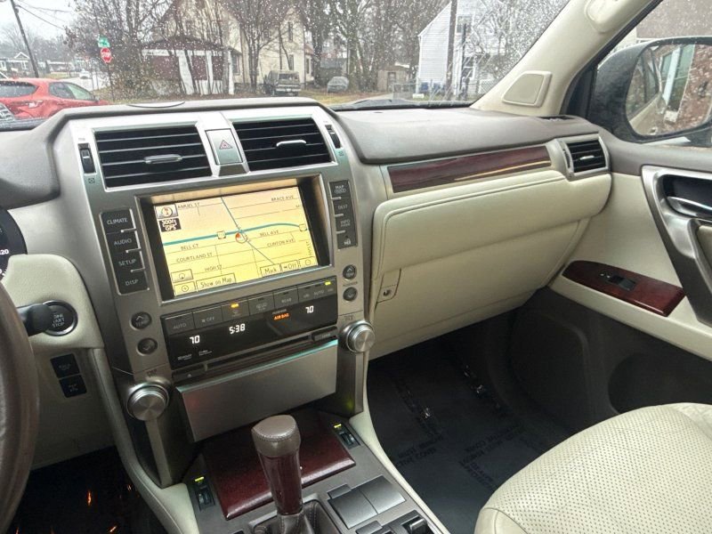 Used 2010 Lexus GX 460 image 25