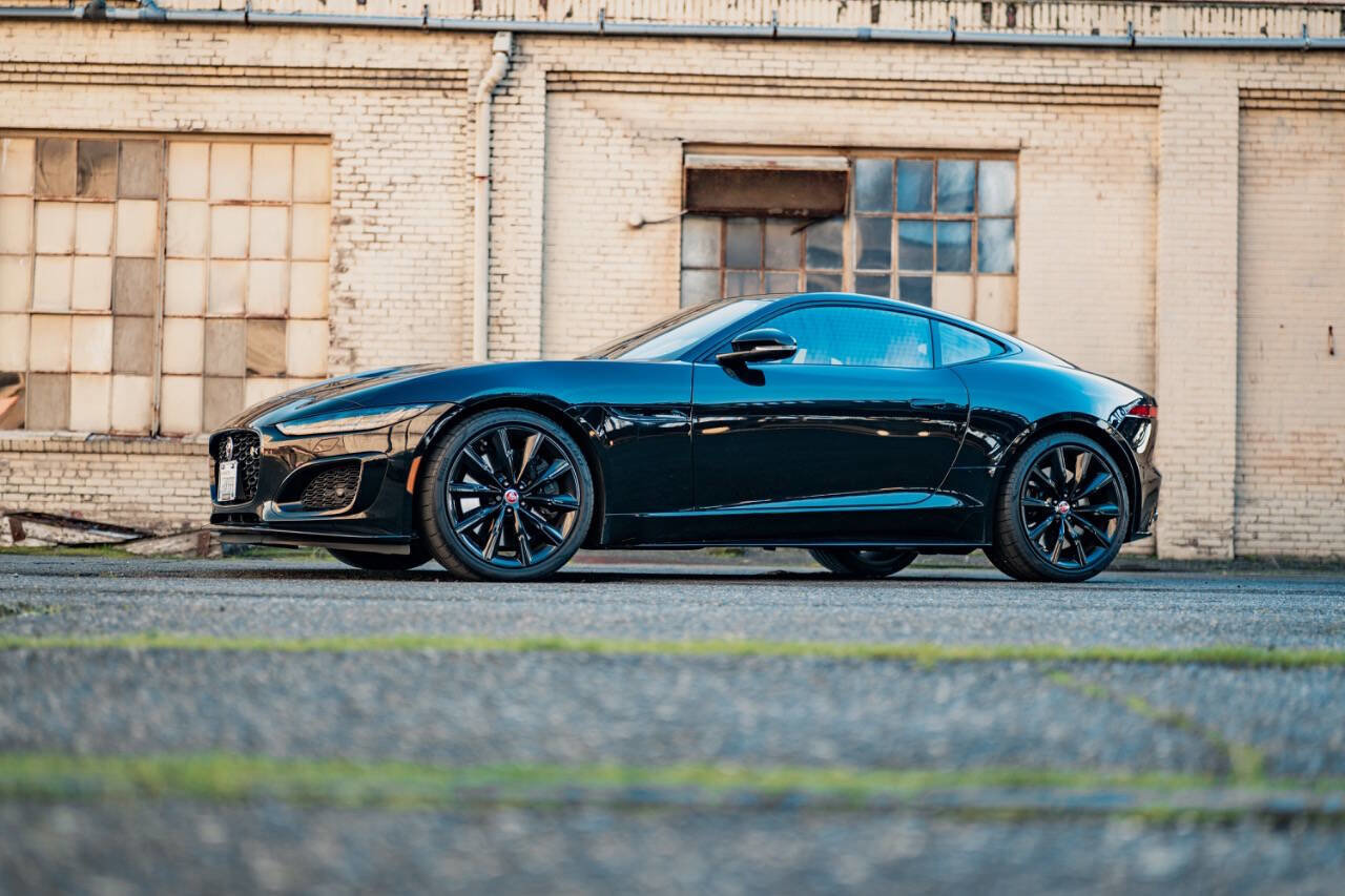 Used 2021 Jaguar F-TYPE R image 5