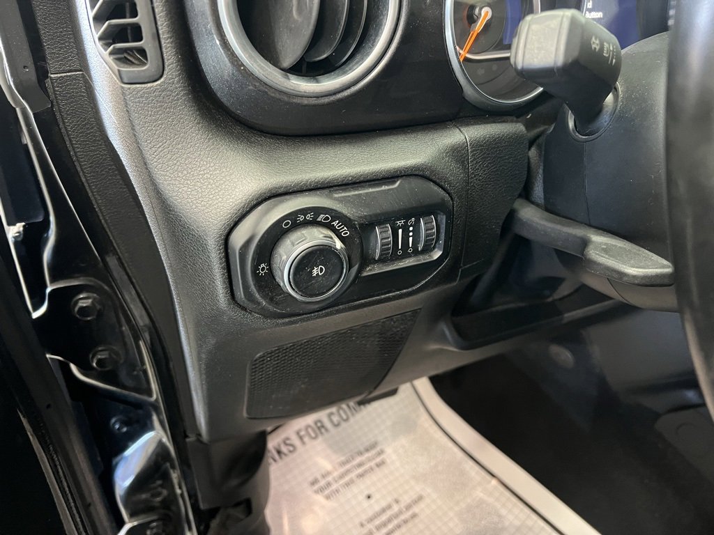 Used 2020 Jeep Wrangler Unlimited Sahara image 14