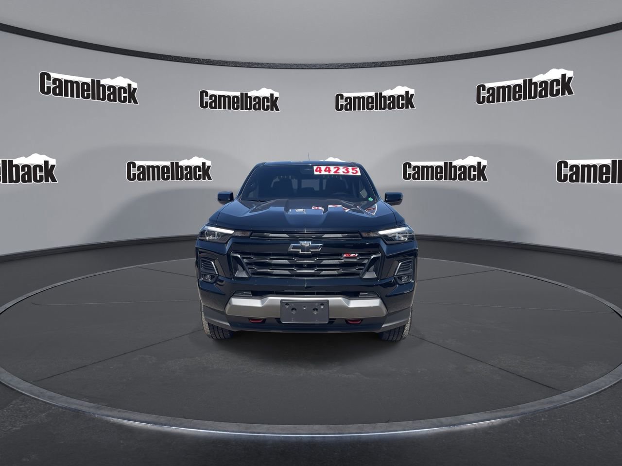 Used 2024 Chevrolet Colorado Z71 w/ Z71 Convenience Package 2 image 2
