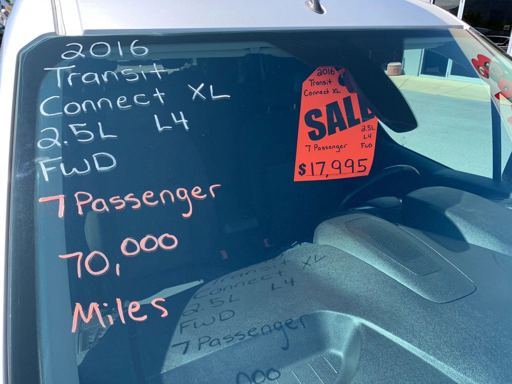 Used 2016 Ford Transit Connect XL image 3