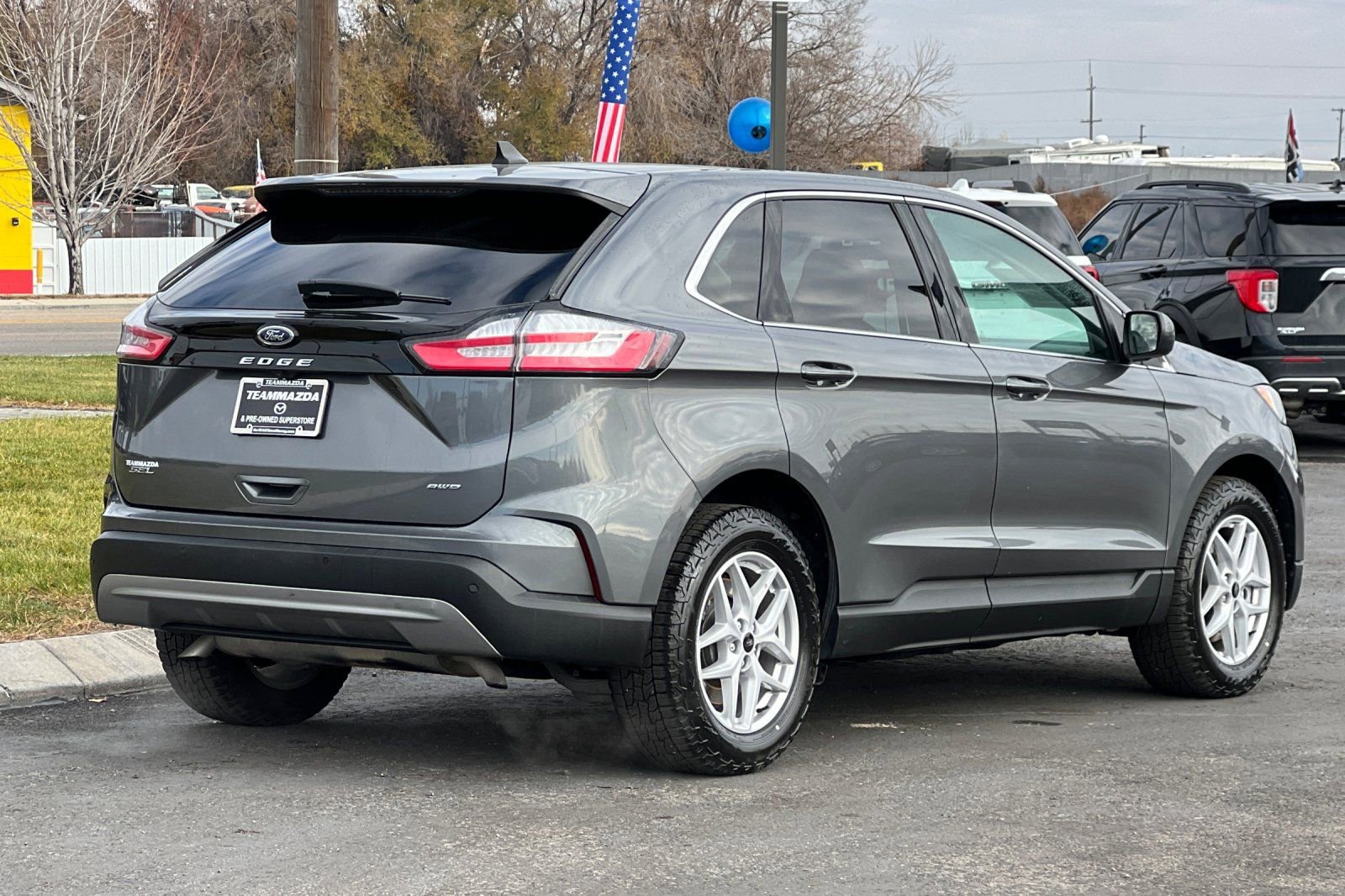 Used 2023 Ford Edge SEL image 4