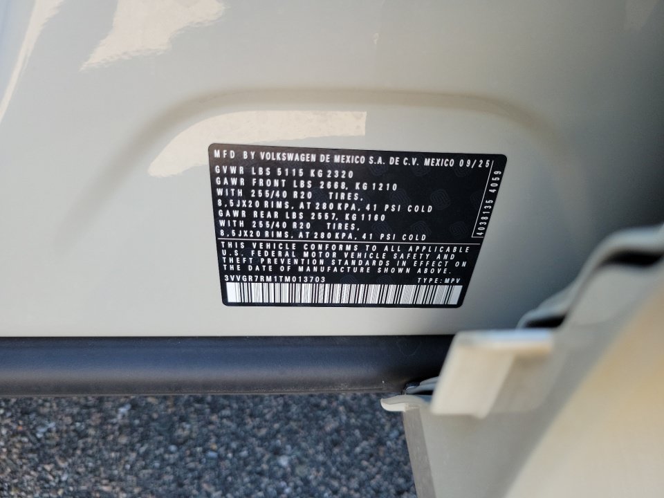 Certified 2026 Volkswagen Tiguan SE R-Line AWD/4WD image 38