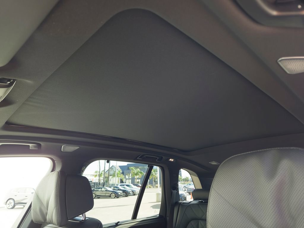 New 2026 BMW X5 M60i image 13