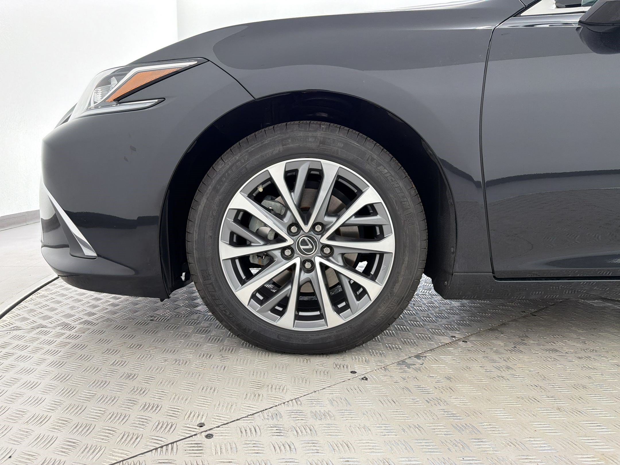 Certified 2022 Lexus ES 350 w/ Premium Package FWD image 13