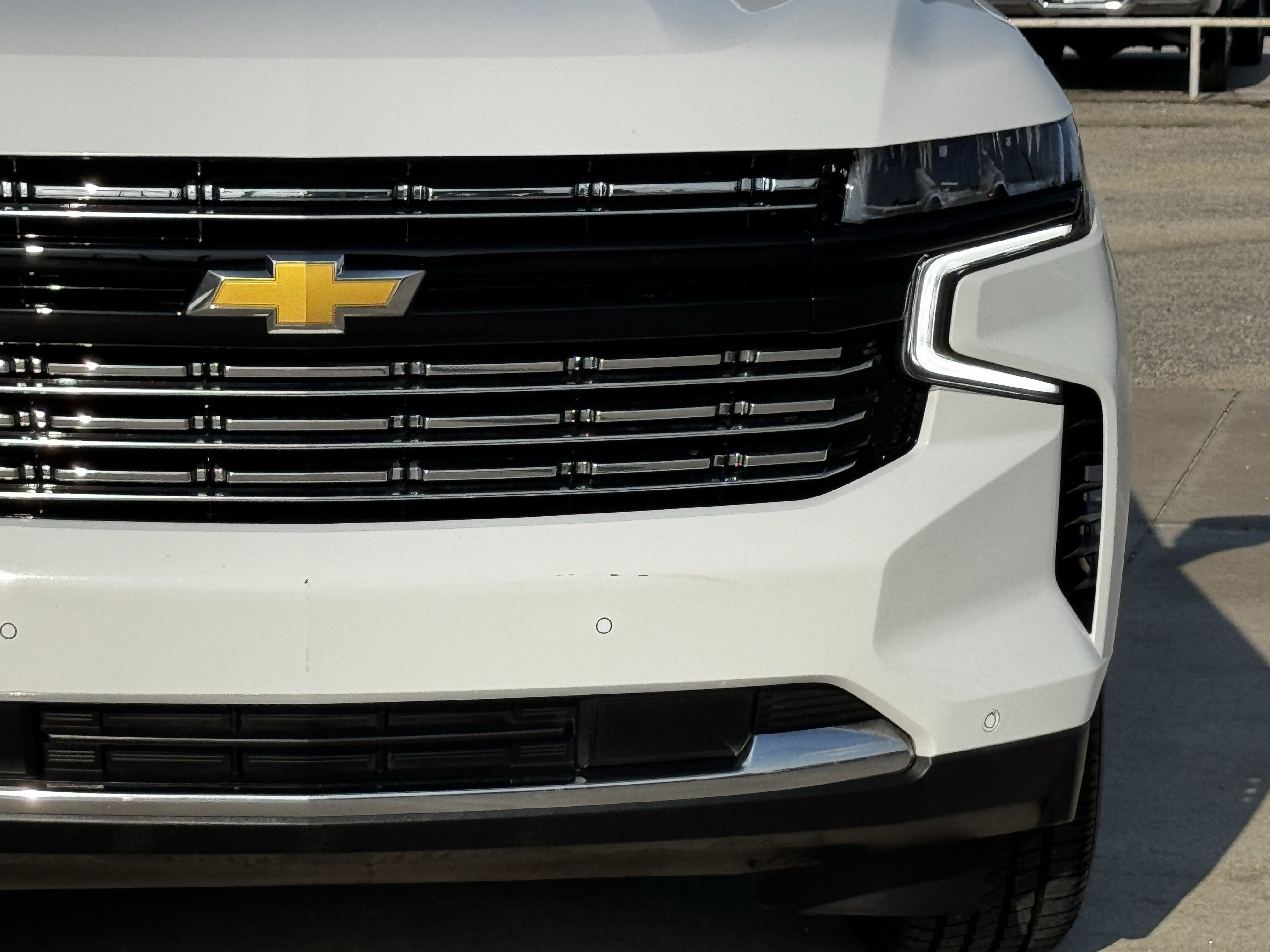 Used 2023 Chevrolet Suburban Premier image 5