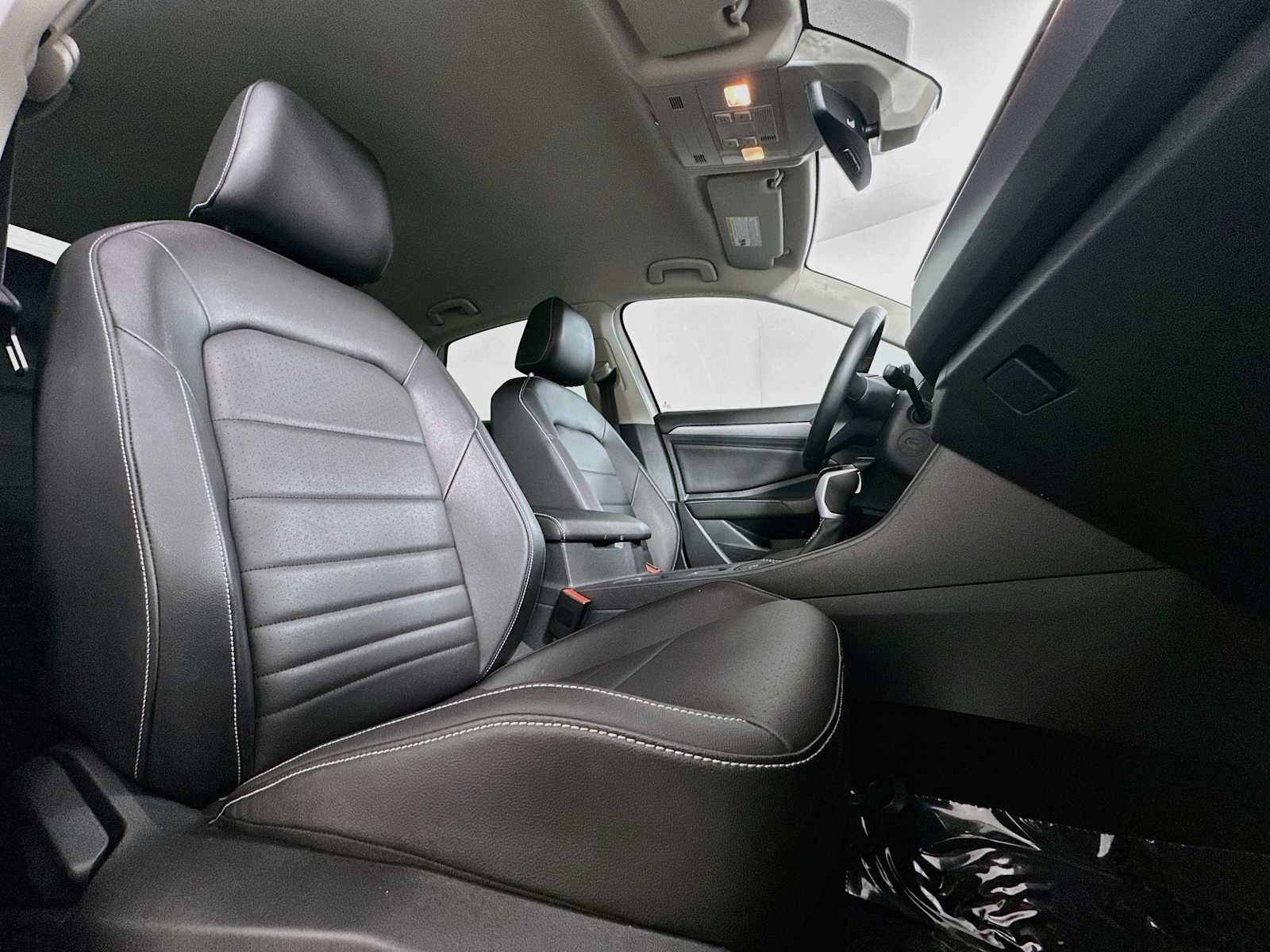 Used 2023 Volkswagen Jetta SE FWD image 24