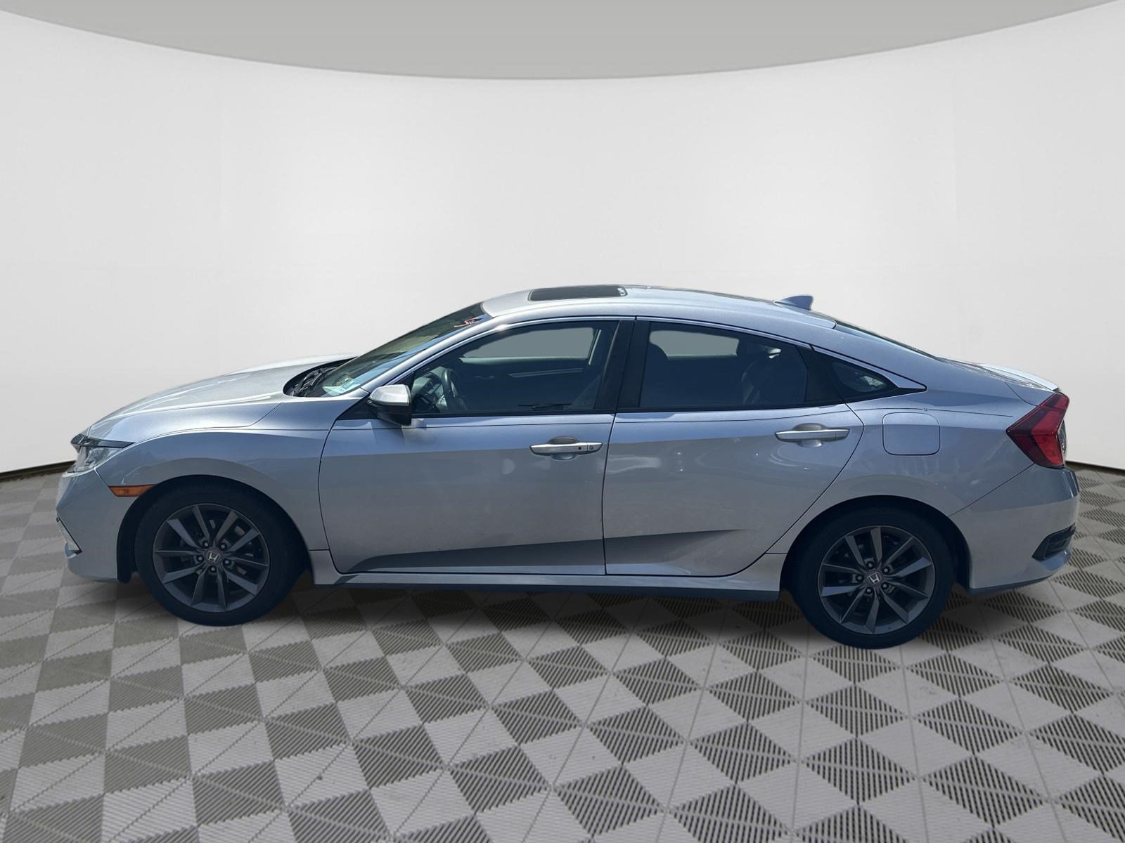 Used 2020 Honda Civic EX image 4