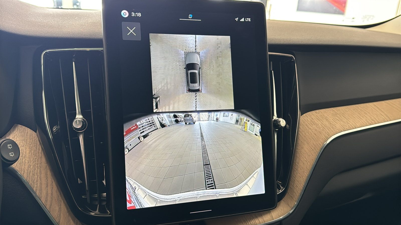 New 2027 Volvo XC60 B5 Plus AWD/4WD image 18