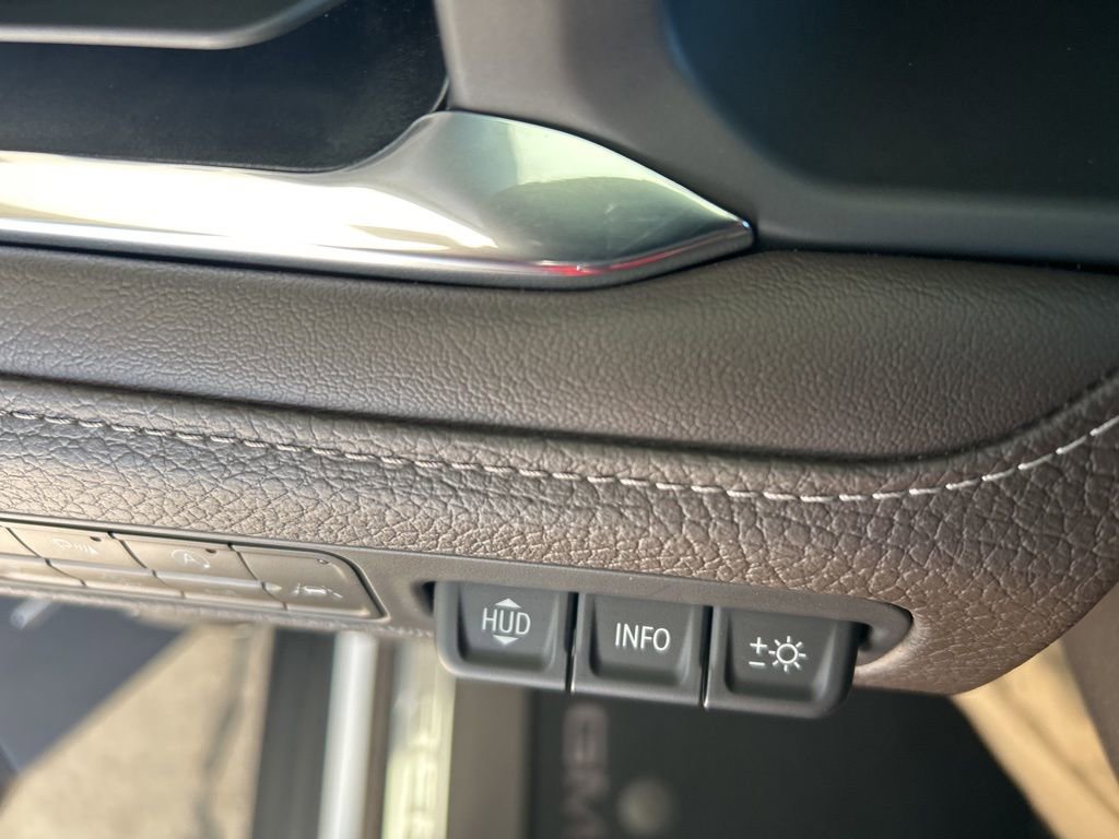 Used 2024 GMC Yukon XL Denali w/ Advanced Technology Package image 26