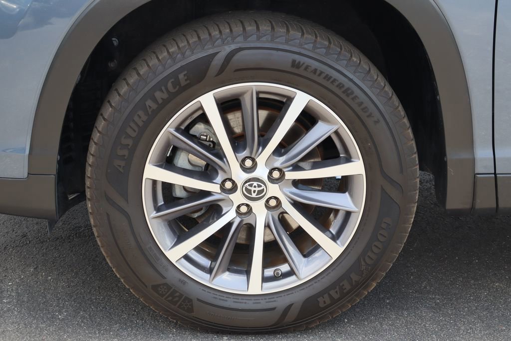 Used 2019 Toyota Highlander XLE FWD image 33