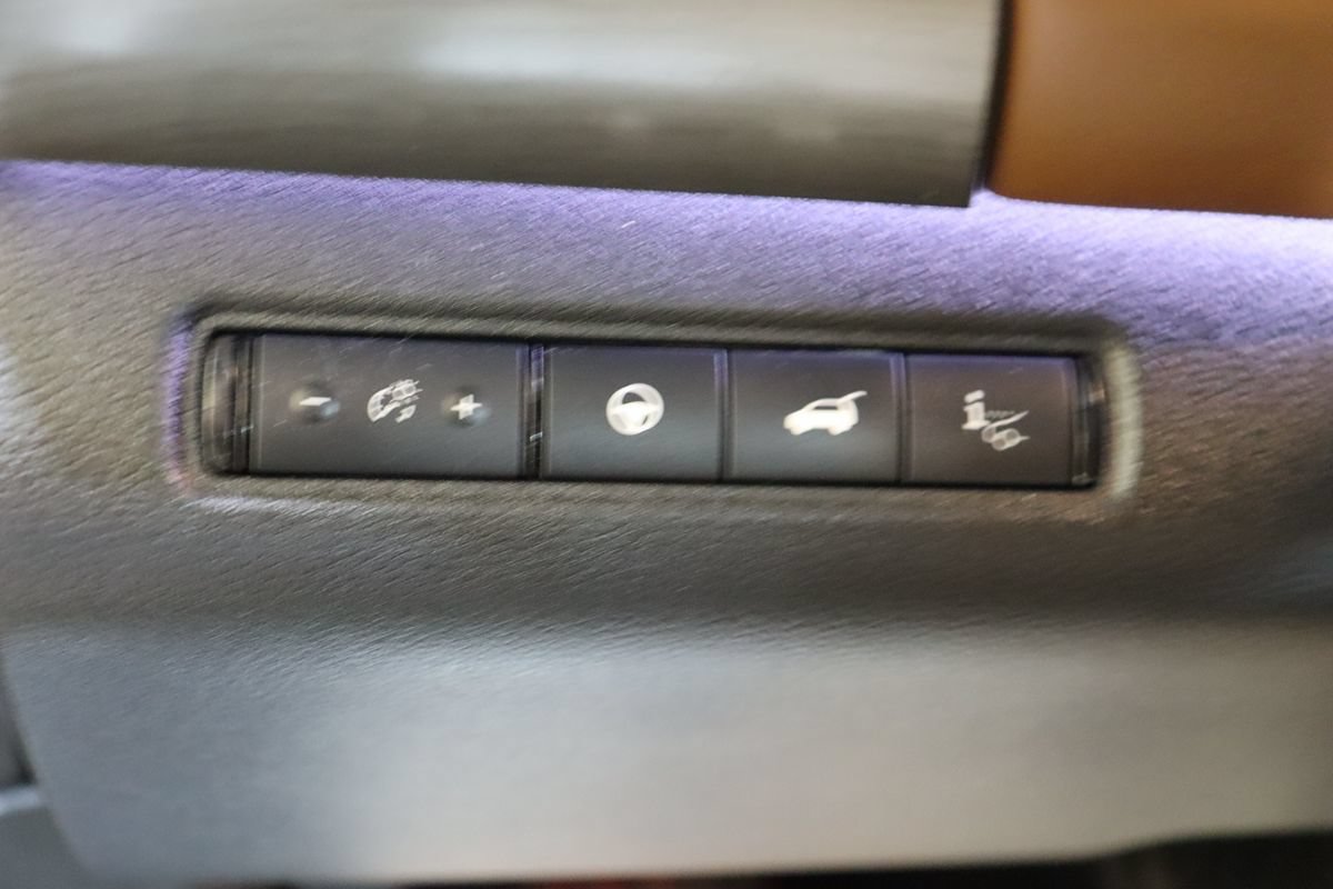Used 2025 Nissan Pathfinder Platinum w/ Cargo Package AWD/4WD image 33