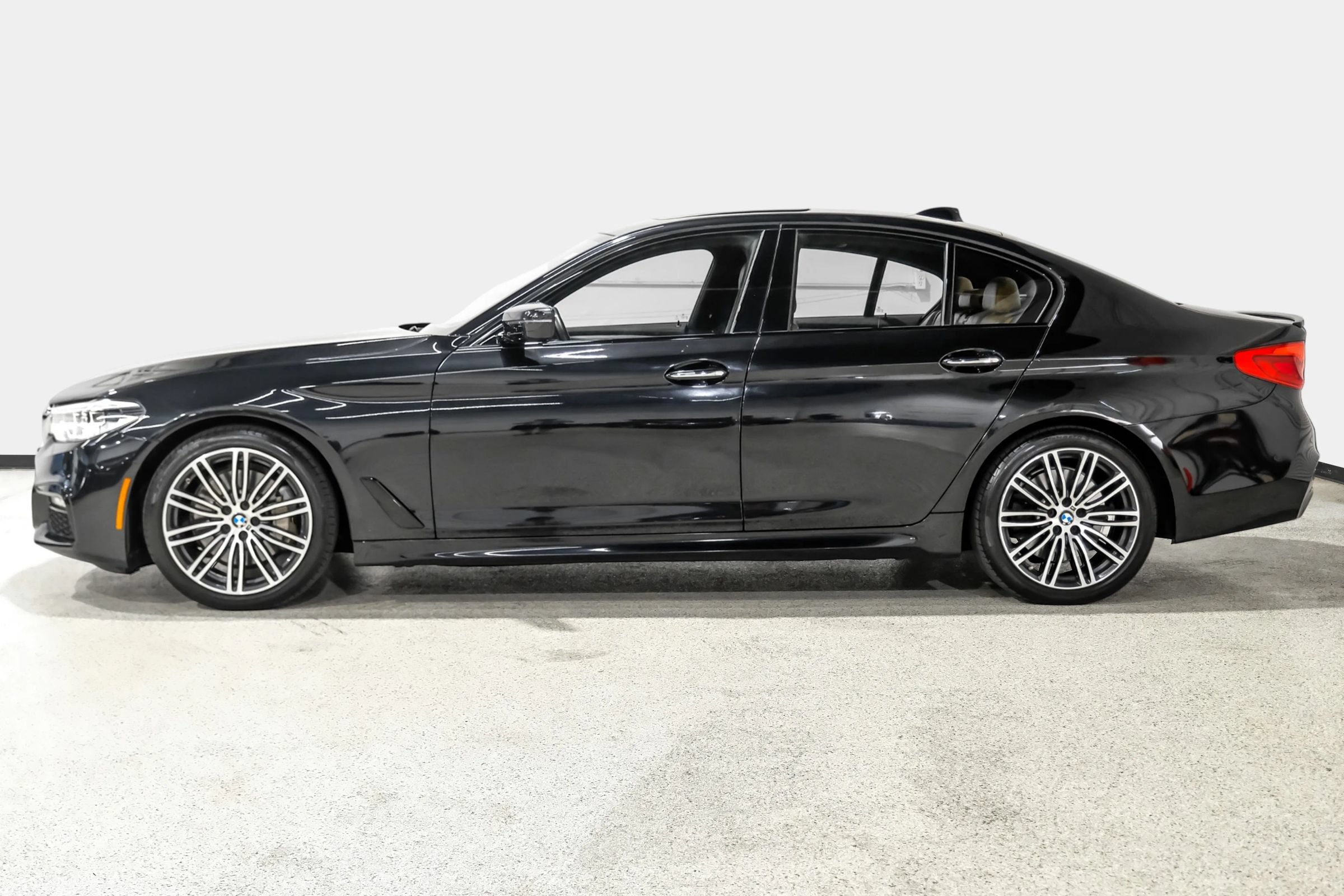 Used 2017 BMW 540i RWD image 9