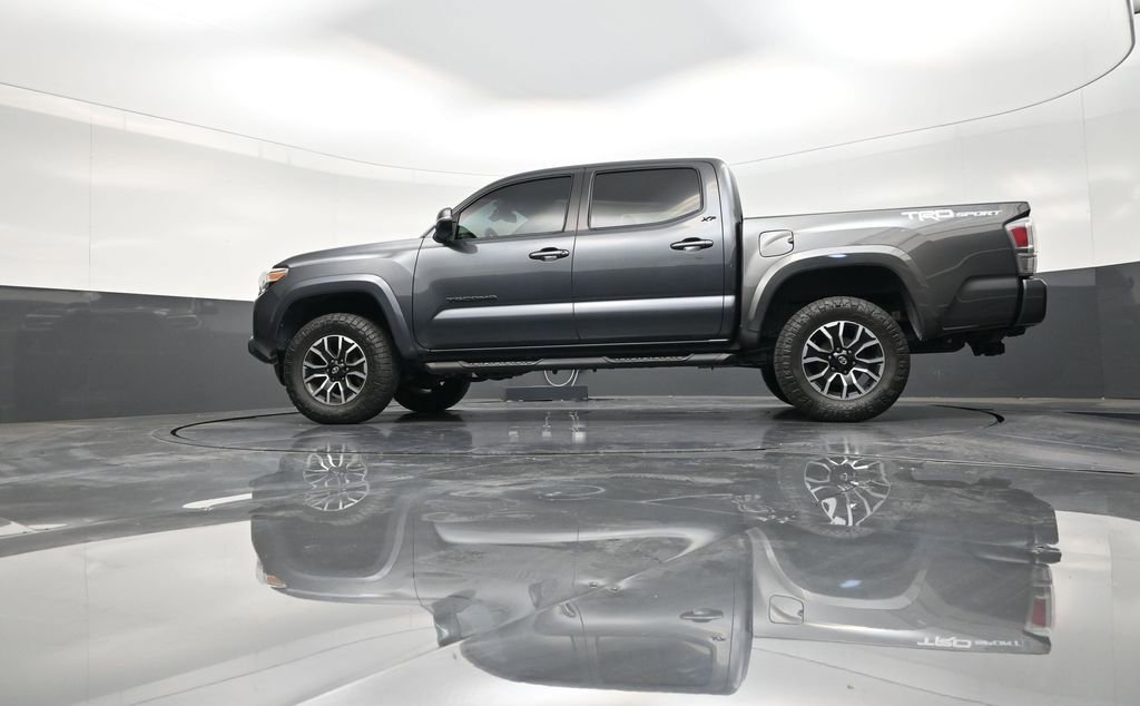 Used 2022 Toyota Tacoma TRD Sport w/ Technology Package image 21